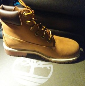 YOUTH TIMBERLANDS